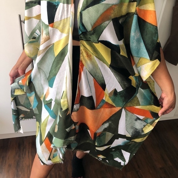 Beautiful Colorful Kimono - Picture 4 of 4